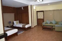 Tashi Namgay Grand - parking