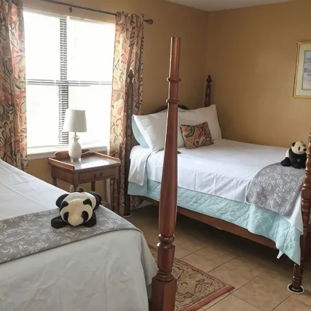 Cute 2 bedroom/2 bathrooms home