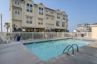 Ocean View, steps from sand, enjoy it all in your spacious 3-bedroom retreat - Pools