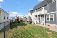 Steps to Hampton Beach and all entertainment! 4 bedrooms, pet friendly! -  Ferienwohnungen