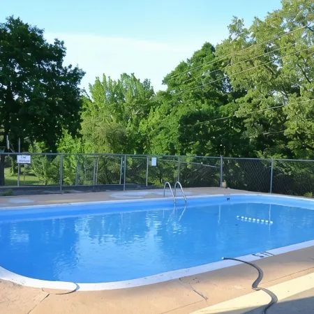 Lake house in Pirate's Cove Pet friendly with large outdoor entertainment area