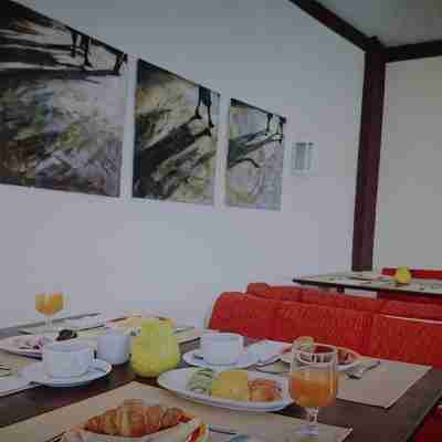 Apt 2 P Luxurious 3 Tennis Pools.  historic center / beach / Baicha Albuferia Dining/Meeting Rooms
