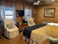 The Cottage At Axis Hill Farm with Private Riverfront - 3-Sterne