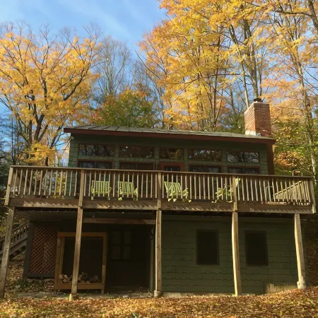 Gorgeous Ski Chalet with Game Room & Hot Tub on Okemo Mt. under 1 mile to base!
