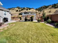 Spacious 5-BR Home. Pool Table, Air Hockey, TVs in Every Room, & Outdoor Dining
