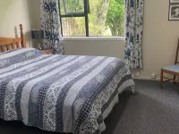 Arthurstown Rd Riverview Holiday house HokitikaSpacious house sleeps 8. - 2-Star