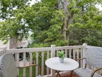 Renovated Modern Townhome in the heart of Holladay فنادق في هولاداي