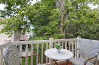 Renovated Modern Townhome in the heart of Holladay