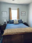 The Broadway Cottage - Great Bend Downtown(Pet Friendly)