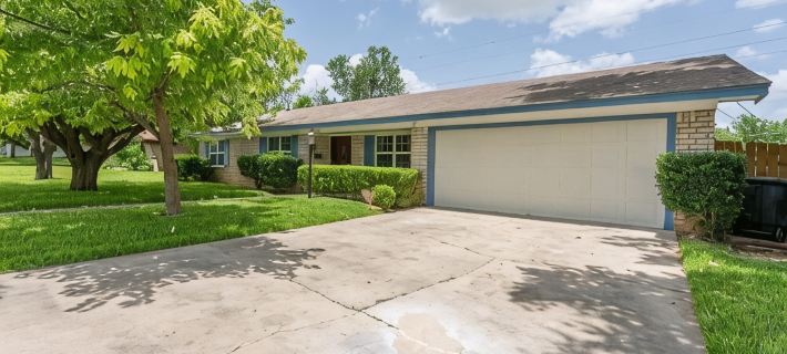 Relaxing house with Hot Tub and Private Pool Hotels in Killeen