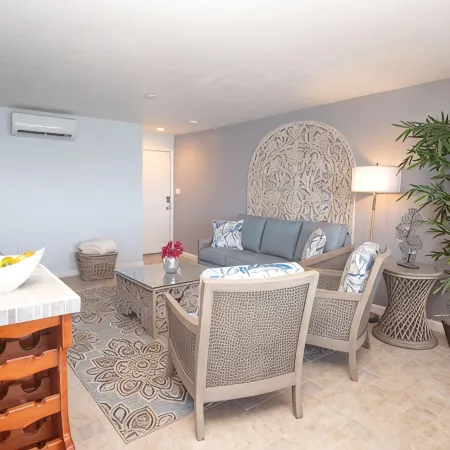 1BR/1BA New Oceanside Condo