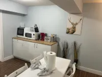 Entire One bedroom basement suite+Laundry+Kitchen - 홈스테이