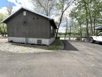 Gorgeous 2-bedroom cabin on the Watauga River!