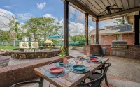 4BD - Pool & Movie Theater - Lake Conroe Nearby