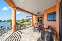 Indulge in Luxury at This Expansive Three-Story Waterfront Retreat. - Private Pools