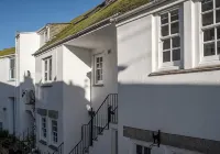 Situated on one of St Ives's most iconic streets, - balcony