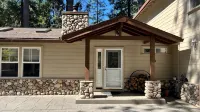 Spacious, Family Friendly, Hot Tub, Game Room, Forest View, Fireplace, 2 decks