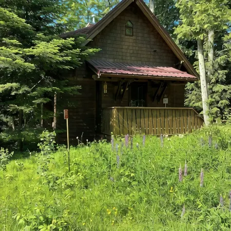 Aspen Chalet- overlooks Brickyard Creek in Bayfield