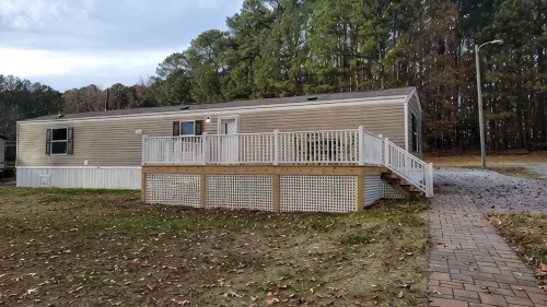 Waterfront mobile home on beautiful Lake Gaston with private pier access. - 3-Star