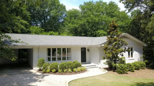Trendy 3 Bedroom 2 Bathroom In Historic Village - Walk To Everything - 4-Star