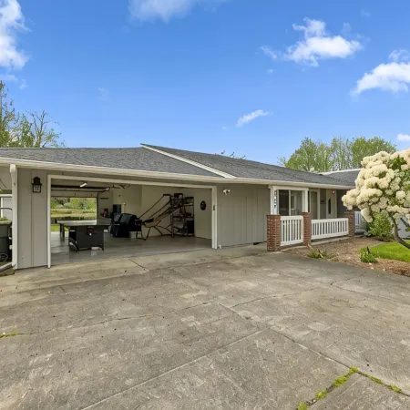 Lakefront Gateaway at Chambers Lake - 3 bd 2 ba w/ AC