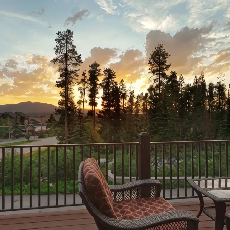 Gorgeous 4Br/4BA Home to Basecamp Your Mountain Adventures.