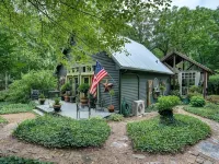 A Kentucky Cottage - Charming Cottage One Mile From Mammoth Cave National Park Hotels in Park City