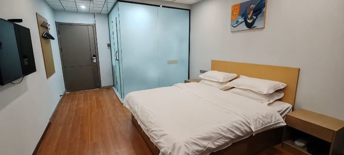 Heyue Hotel Hotels in Luntai
