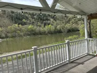 River Front Cottage with Breathtaking view of Allegheny River Hotels in Venango County