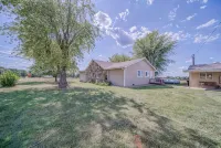 Vineyard Ridge Farmhouse • 3Br • 2BA • Vineyard View • Fire Pit •