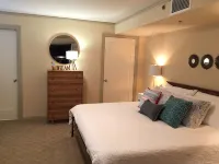 5 minutes from Zoo, Museums, conventions Thunder basketball in Midtown Landmark Hotel di 
