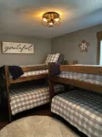 Cozy remodeled condo close to the Village! - Parvekkeita