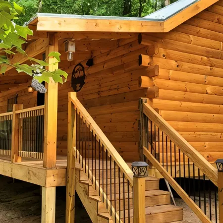 Secluded East TN Log Cabin