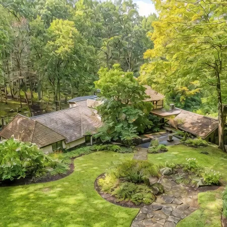 Luxury Riverfront Estate - Pool, Spa, Tennis, & Pond