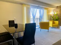 Spacious 2Br Apartment w/ Balcony • Free Parking • Near Upmc