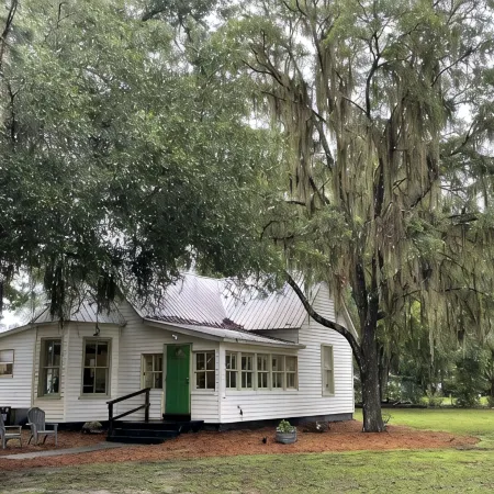 Charming 1930's house only a few blocks from the St. Johns River!