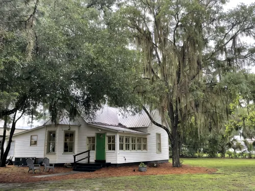 Charming 1930's house only a few blocks from the St. Johns River!