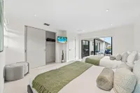 Lux Resort • Near Hard Rock Stadium • Pool_Spa/Gym - Pool