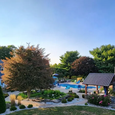 Tranquil Country Loft and backyard paradise in the rolling hills of Gambier, OH