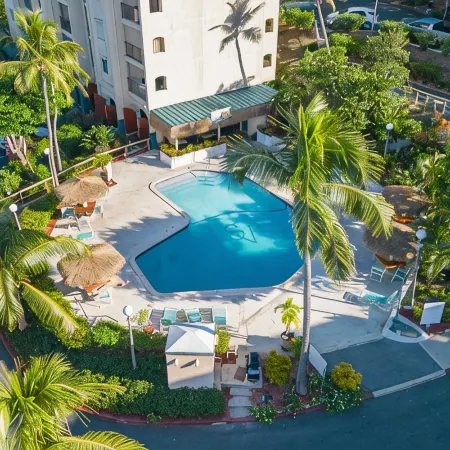 Charming Beach Condo w/ Balcony