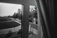 Landhotel Airport-Inn - parking