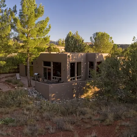 Cool West Sedona Canyon Retreat - Wildlife and Mountain Views, Walk to Trails