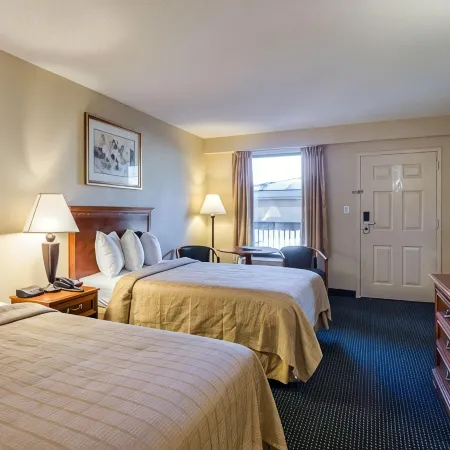 Quality Inn Troutville - Roanoke North Отели в г. Ботетот