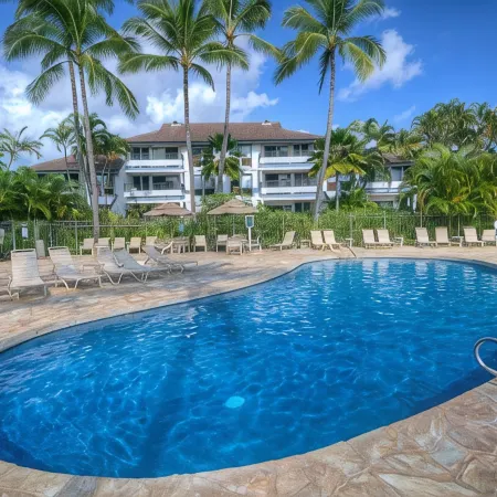 4 BDR, 3 BR, A/C, walk to beaches, restaurants and The Grand Hyatt