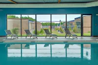 The Originals City, Ax Hotel, la Châtaigneraie - piscina