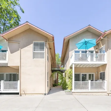 Downtown Napa! Unit C Walk to Everything!
