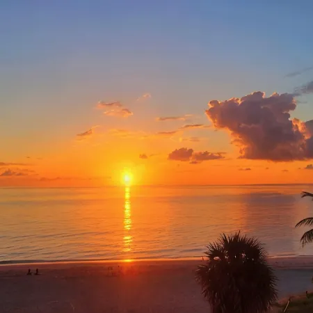 Beautiful and Private Oceanfront Condo