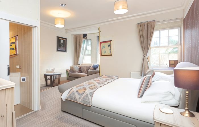 The Ravenswood B&B