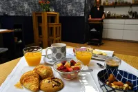 Hôtel le Tiburon - breakfast