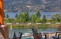 Top floor unit in Discovery Bay with lake views from the patio! - Scenic